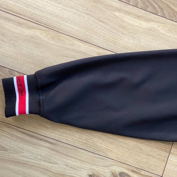 New Jersey Devils Mitchell and Ness Jacket (Large) and Reebok Hat (One Size) - Picture 3 of 12